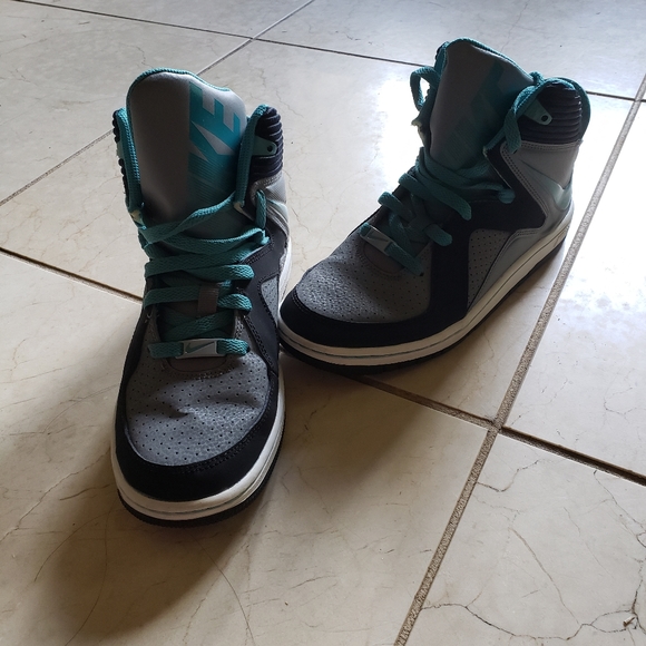 Nike High Tops - Picture 3 of 3